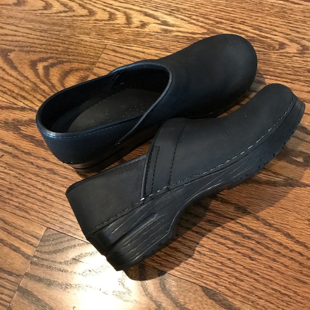 Sanita croc shoes